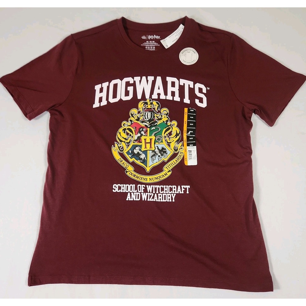 Harry Potter NWT Adult Medium T-Shirt - Hogwarts School of Witchcraft & Wizardry